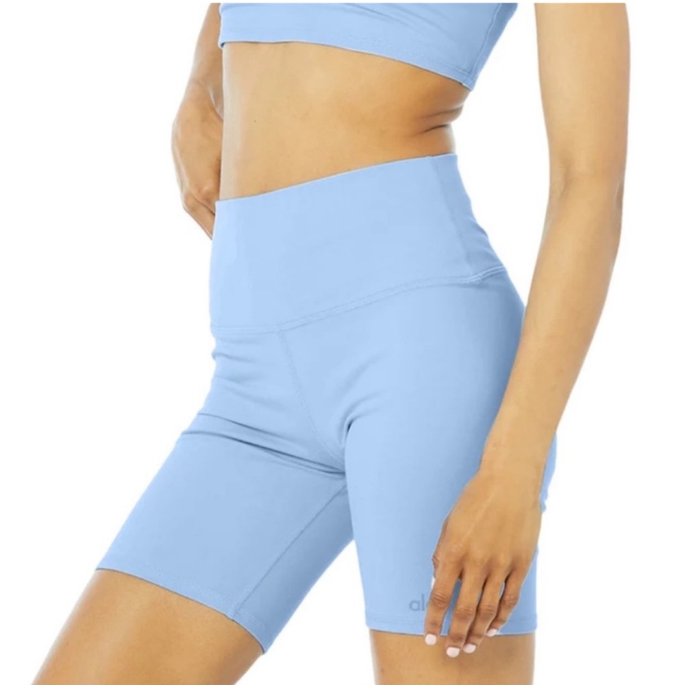 NWOT Alo Yoga Blue Skies High Waisted Biker Shorts size Small